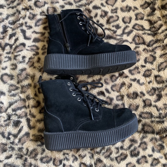 tuk platform boots